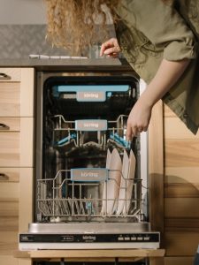 How to clean the filter on a Samsung dishwasher