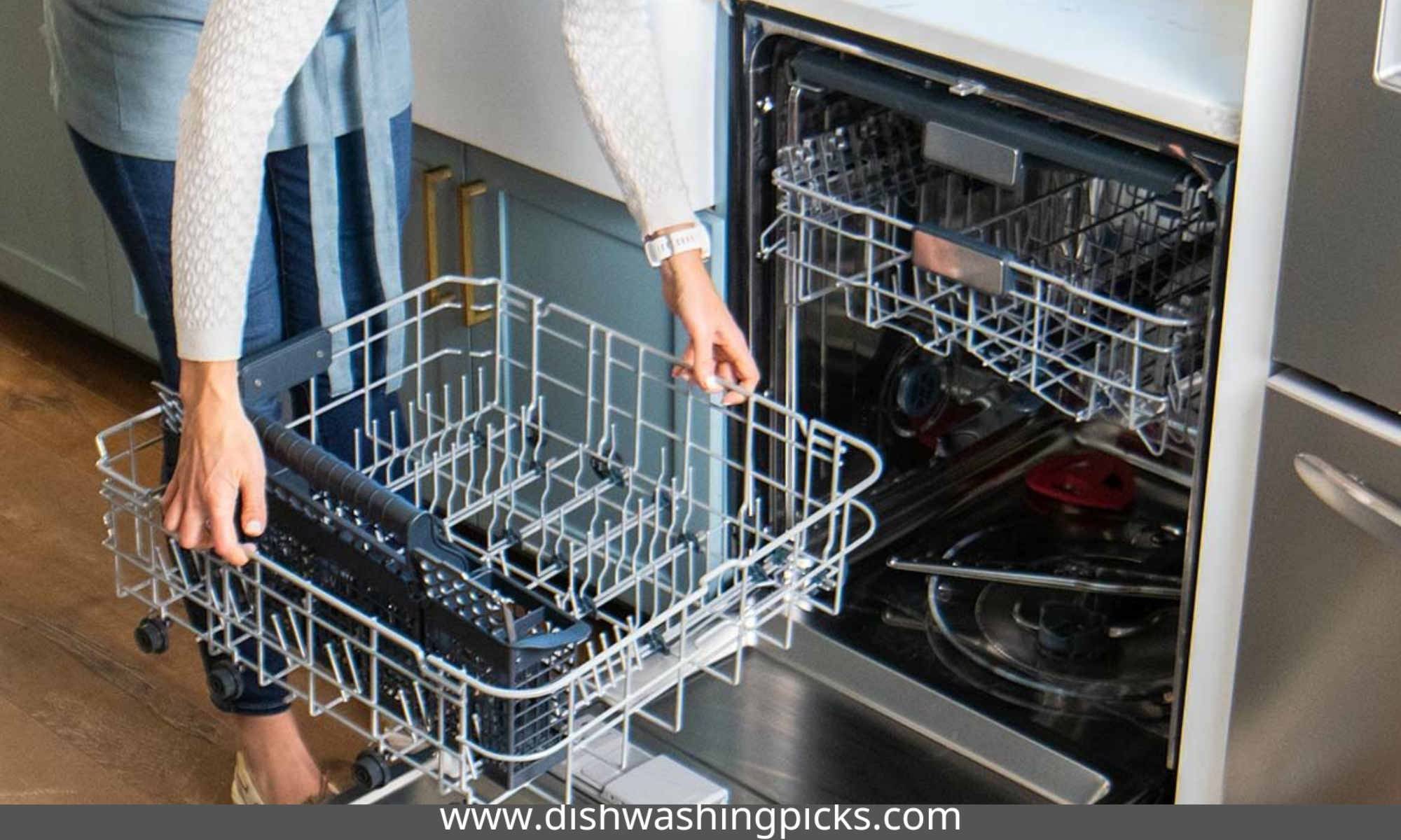 How to Clean the Inside of a Stainless Steel Dishwasher